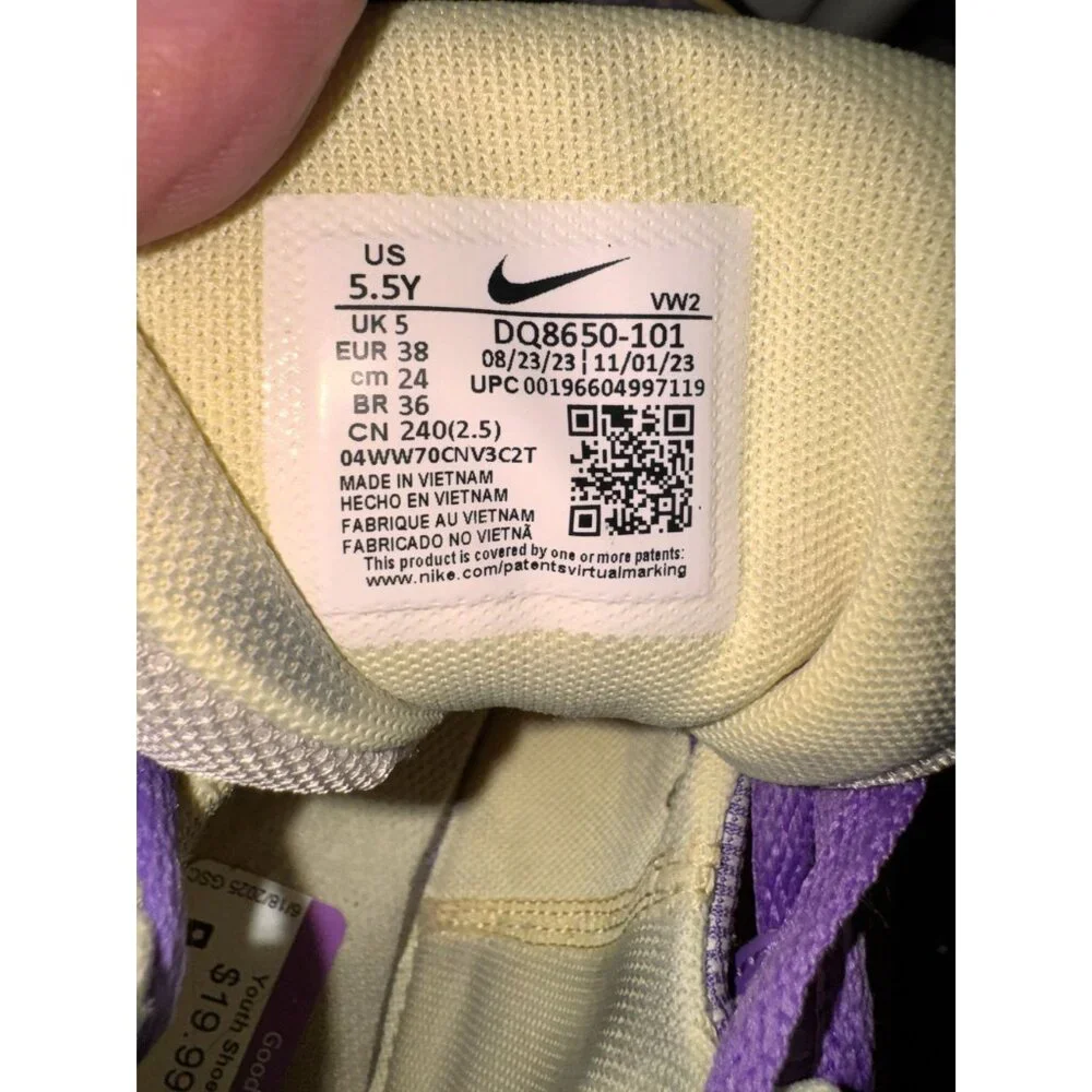 Nike Womens Athletic Shoes Size 5.5Y US Purple/Orange Lace-Up Lightweight Design - Picture 2 of 10